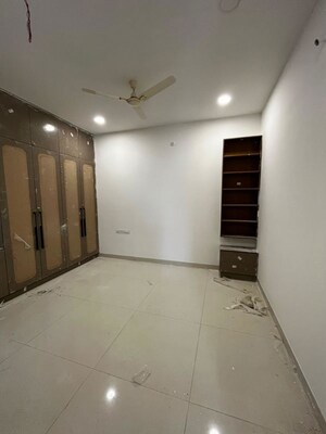 Room in 2.5 BHK Apartment at Aparna Zenon, Puppalaguda – for Rent