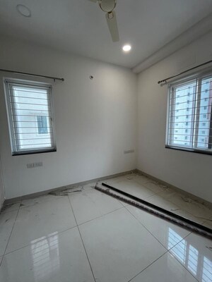 Room in 2.5 BHK Apartment at Aparna Zenon, Puppalaguda – for Rent