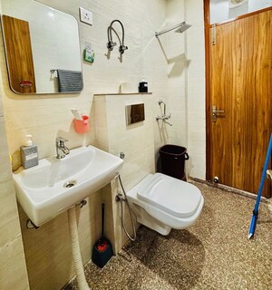 Team Area in 1 RK Builder Floor at Kirti Nagar – for Rent
