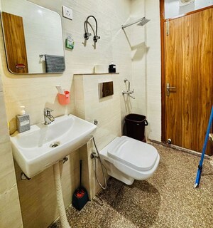 Team Area in 1 RK Builder Floor at Kirti Nagar – for Rent