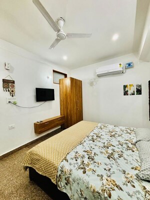 Living Room in 1 RK Builder Floor at Kirti Nagar – for Rent