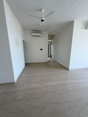 Room in 3 BHK Apartment at Piramal Mahalaxmi, Mahalaxmi – for Rent