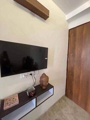 Furnished Amenities in 1 BHK Builder Floor at Malviya Nagar – for Rent