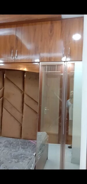 Furnished Amenities in 3 BHK Builder Floor at Dwarka Mor – for Sale