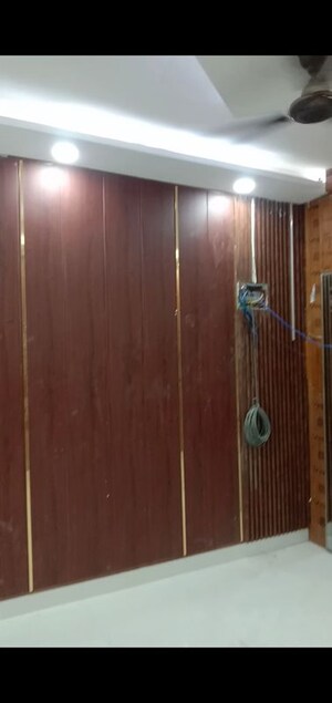 Furnished Amenities in 3 BHK Builder Floor at Dwarka Mor – for Sale