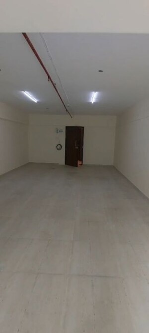 Room in  Office Space at Tulsi Chambers, Chembur – for Sale