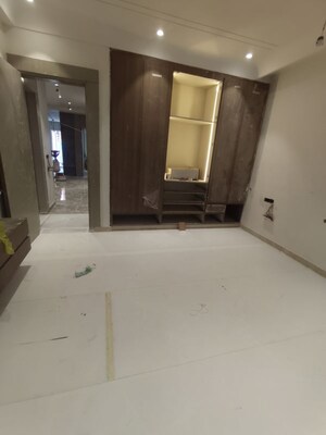 Room in 3 BHK Builder Floor at Vikas Puri – for Sale