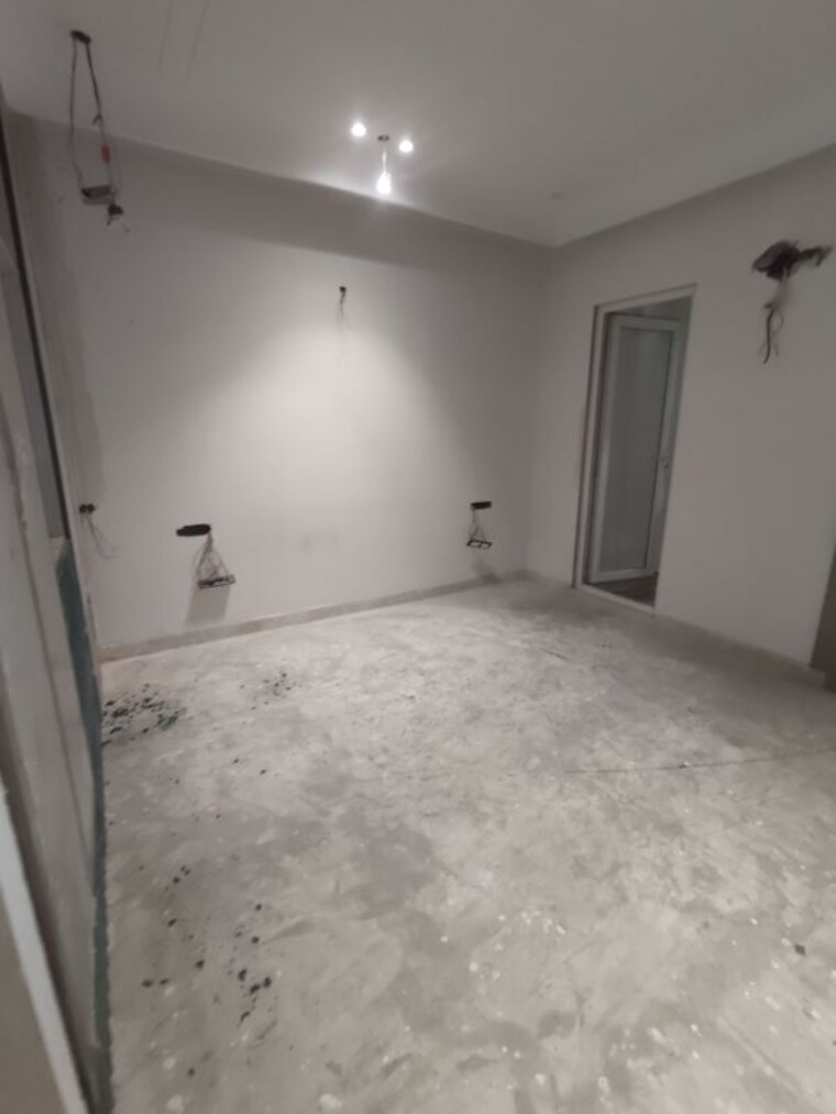 Room, vikas puri 3 Bedroom 200 Sq.Yd. Builder Floor In Vikas Puri Delhi 10508862