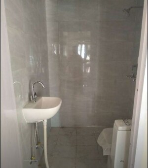 Bathroom in 1 RK Builder Floor at Sector 18 – for Rent