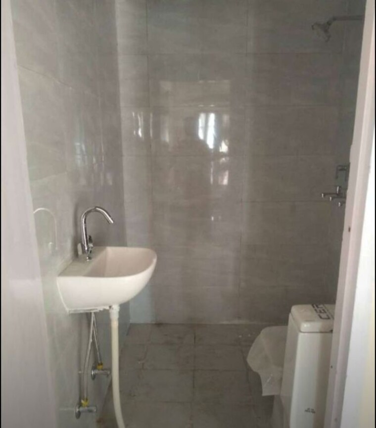 Bathroom, sector 18 1 RK 550 Sq.Ft. Builder Floor In Sector 18 Chandigarh 10510931