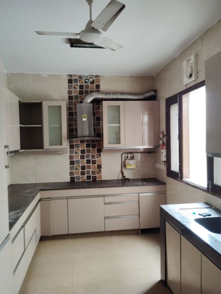 Kitchen, vasant kunj 4 Bedroom 2000 Sq.Ft. Apartment In Vasant Kunj Delhi 10510932