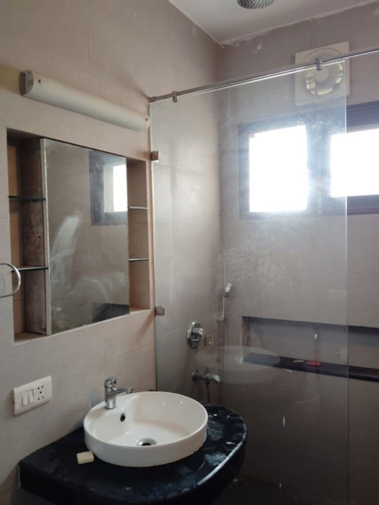 Bathroom, vasant kunj 4 Bedroom 2000 Sq.Ft. Apartment In Vasant Kunj Delhi 10510932