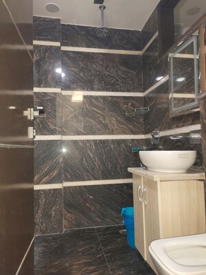 Furnished Amenities in 3 BHK Builder Floor at East Of Kailash – for Rent