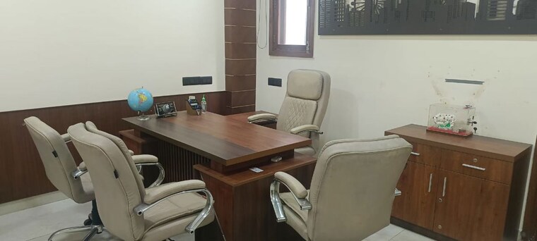 Team Area, greater kailash ii Commercial Office Space 2700 Sq.Ft. In Greater Kailash ii Delhi 10510942