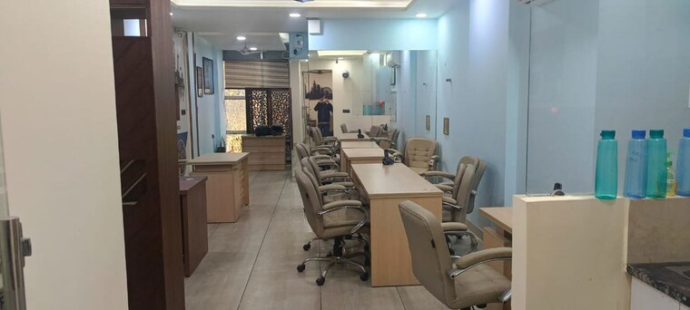 Team Area, greater kailash ii Commercial Office Space 2700 Sq.Ft. In Greater Kailash ii Delhi 10510942