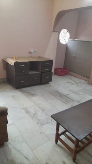 Living Room in Studio Independent House at Mission Road – for Rent