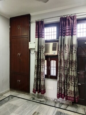 Living Room in 2 BHK Builder Floor at Sector 25 – for Rent
