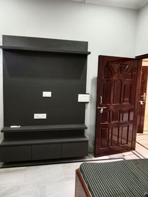 Room in 2 BHK Builder Floor at Sector 25 – for Rent