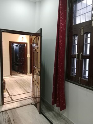 Room in 2 BHK Builder Floor at Sector 25 – for Rent