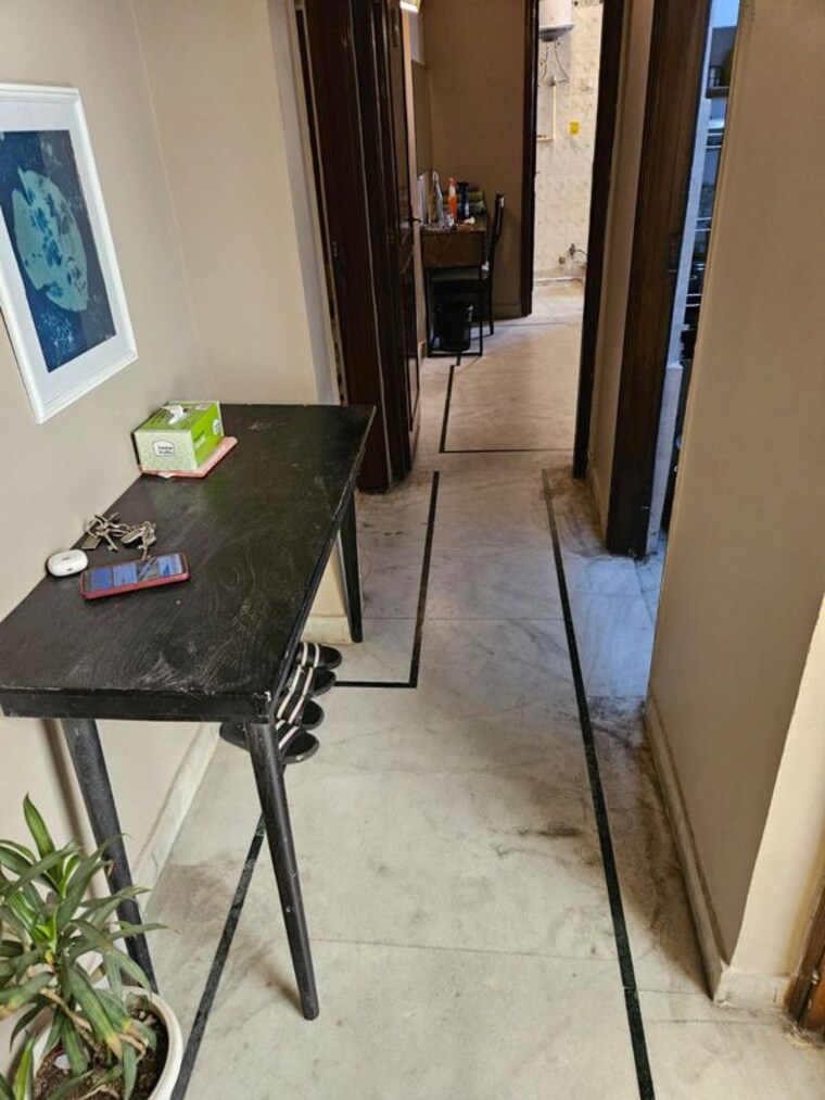 Team Area, east of kailash 3 Bedroom 200 Sq.Yd. Builder Floor In East Of Kailash Delhi 10510963