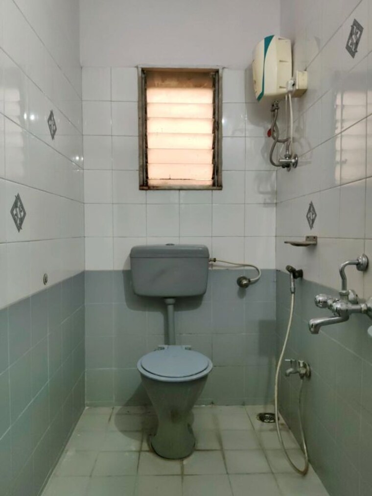 Bathroom, new-brahmand-phase-7-chs 2 Bedroom 850 Sq.Ft. Apartment In Brahmand Thane 10510977