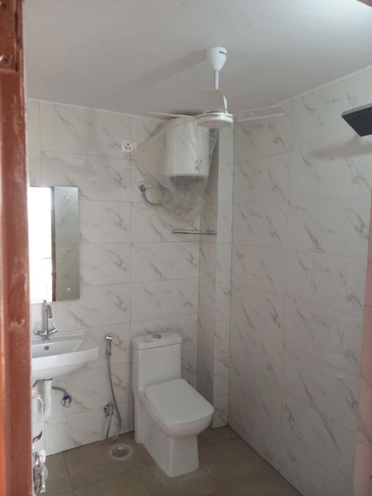 Bathroom, sector 52 1 Bedroom 780 Sq.Ft. Builder Floor In Sector 52 Gurgaon 10510996