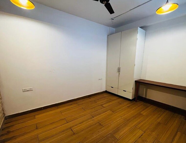 Room, sector 23 3 Bedroom 1500 Sq.Ft. Builder Floor In Sector 23 Gurgaon 10511037
