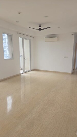 Room in 4 BHK Apartment at Conscient Heritage Max, Sector 102 – for Rent