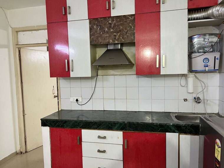 Kitchen, rof-aalayas 1 Bedroom 450 Sq.Ft. Apartment In Sector 102 Gurgaon 10511077
