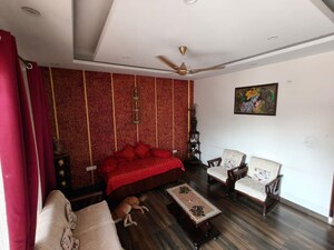 Living Room in 3.5 BHK Builder Floor at Sector 85 – for Sale