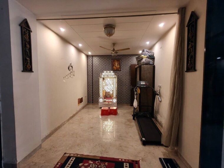 Living Room, sector 85 3.5 Bedroom 420 Sq.Yd. Builder Floor In Sector 85 Faridabad 10511079