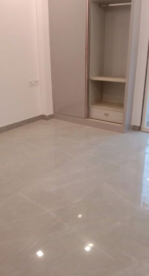 Room in 2 BHK Builder Floor at Sector 23 – for Rent