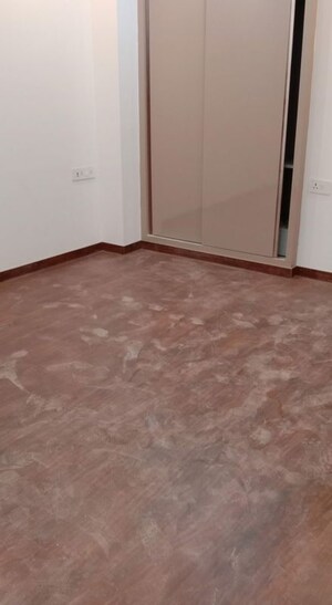 Room in 2 BHK Builder Floor at Sector 23 – for Rent