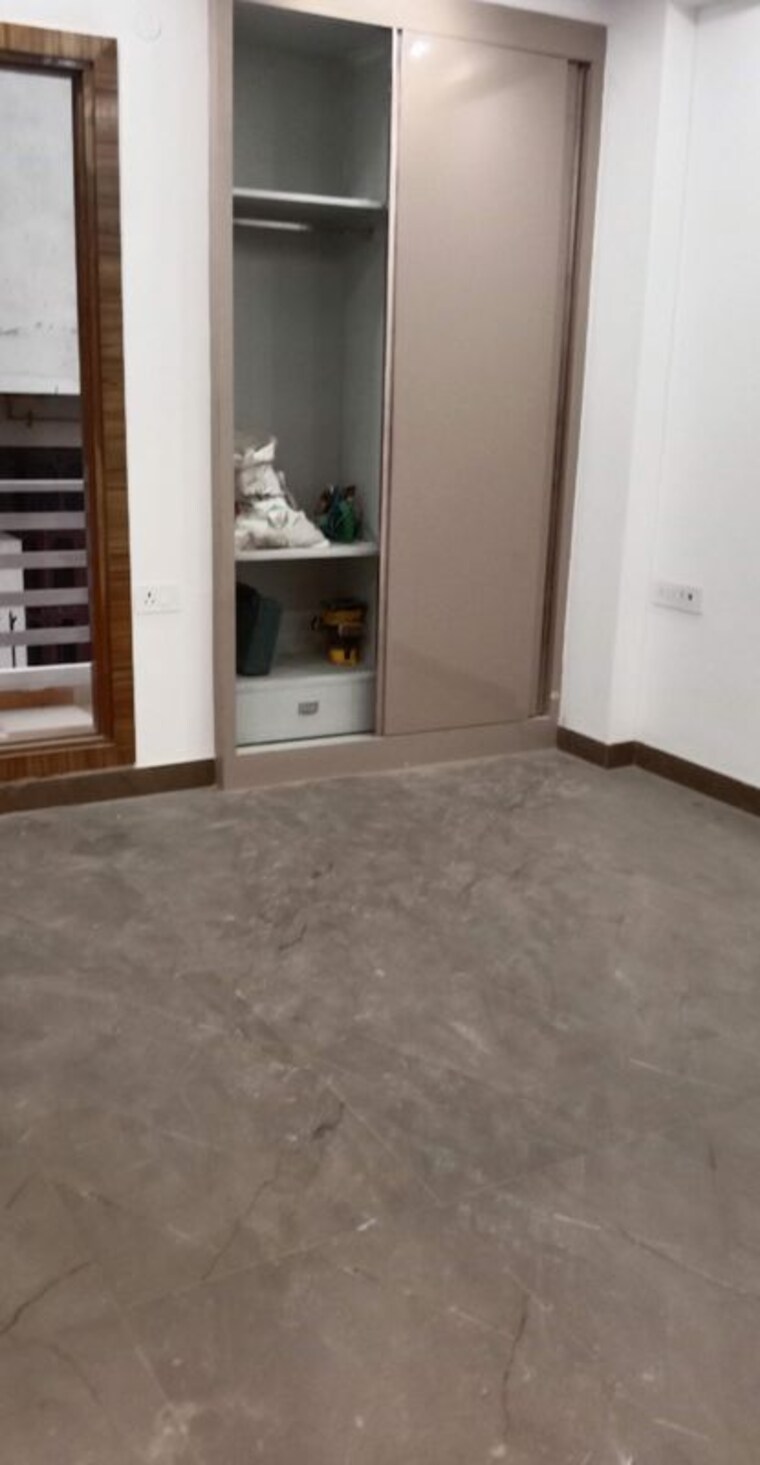 Room, sector 23 2 Bedroom 1200 Sq.Ft. Builder Floor In Sector 23 Gurgaon 10511083