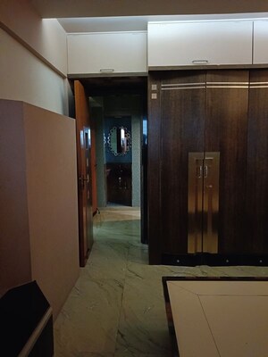 Room in 1 BHK Apartment at Bhairav Darshan, Parel – for Rent