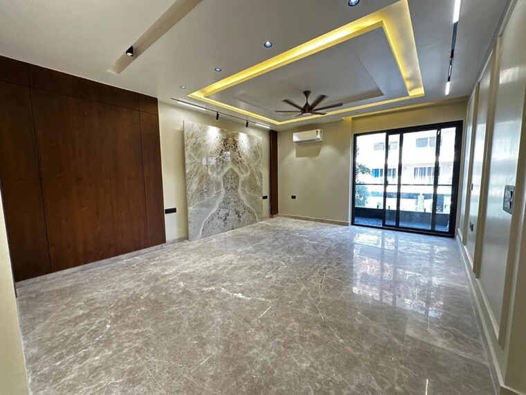 Room, sector 67 4 Bedroom 300 Sq.Ft. Builder Floor In Sector 67 Gurgaon 10511134