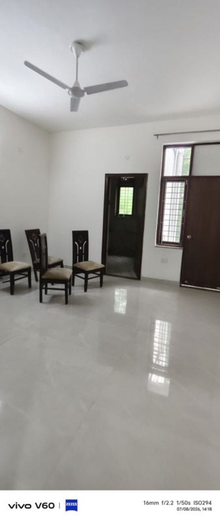 Room, sector 105 3 Bedroom 300 Sq.Mt. Independent House In Sector 105 Noida 10511128