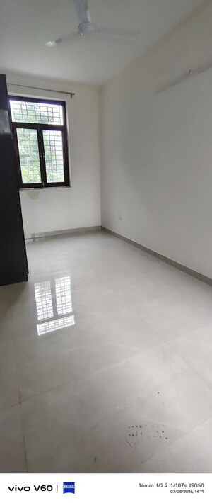 Room in 3 BHK Independent House at Sector 105 – for Rent