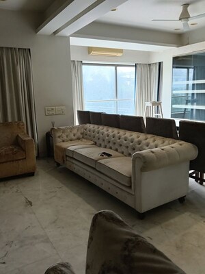 2 BHK Apartment For Sale in Churchgate