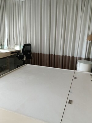 Team Area in 2 BHK Apartment at Churchgate – for Sale