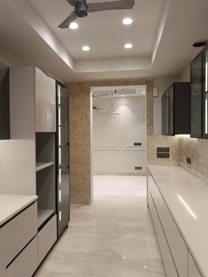 Building Lobby in 3 BHK Builder Floor at Dlf Phase ii – for Sale