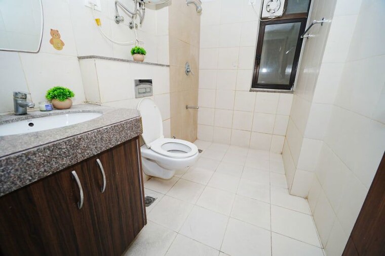 Bathroom, godrej-oasis 2.5 Bedroom 1650 Sq.Ft. Apartment In Sector 88a Gurgaon 10511352