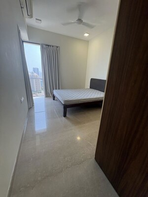 Room in 2 BHK Apartment at Lodha The Park, Worli – for Sale