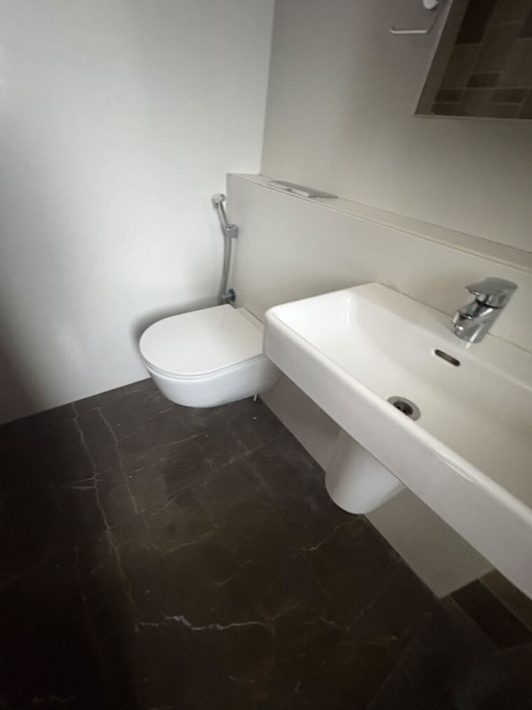 Bathroom, lodha-the-park 2 Bedroom 980 Sq.Ft. Apartment In Worli Mumbai 10511477