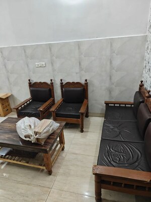 Living Room in 3 BHK Builder Floor at Defence Colony – for Rent