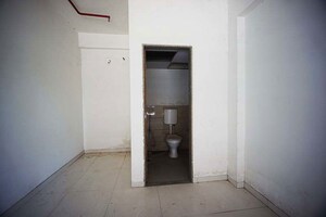 Room in  Office Space at Ognaj – for Sale