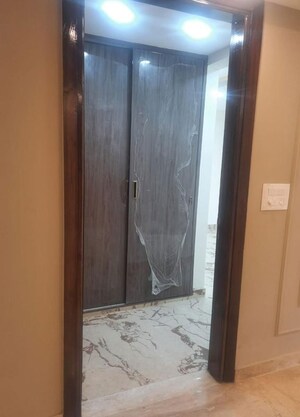 Building Lobby in 3 BHK Builder Floor at Sector 21 – for Rent