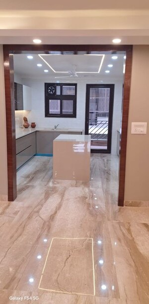 3 BHK Builder Floor For Rent in Sector 21