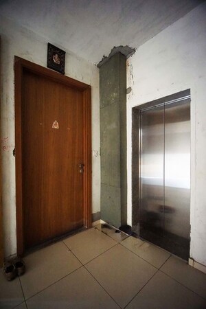 Lift in 2 BHK Apartment at Jagatpur – for Sale
