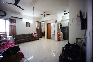 Room in 2 BHK Apartment at Jagatpur – for Sale